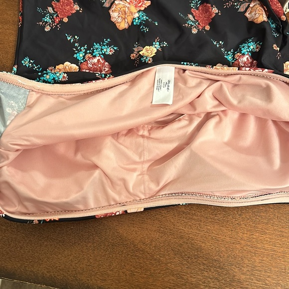 NWOT Mae Off Shoulder One Piece Swimsuit - Picture 9 of 9